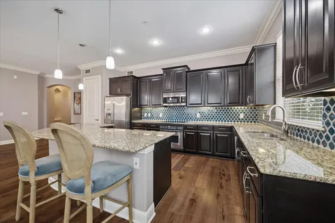 $395,000 | 2120 Kipling Street, Unit 304, Houston, TX 77098