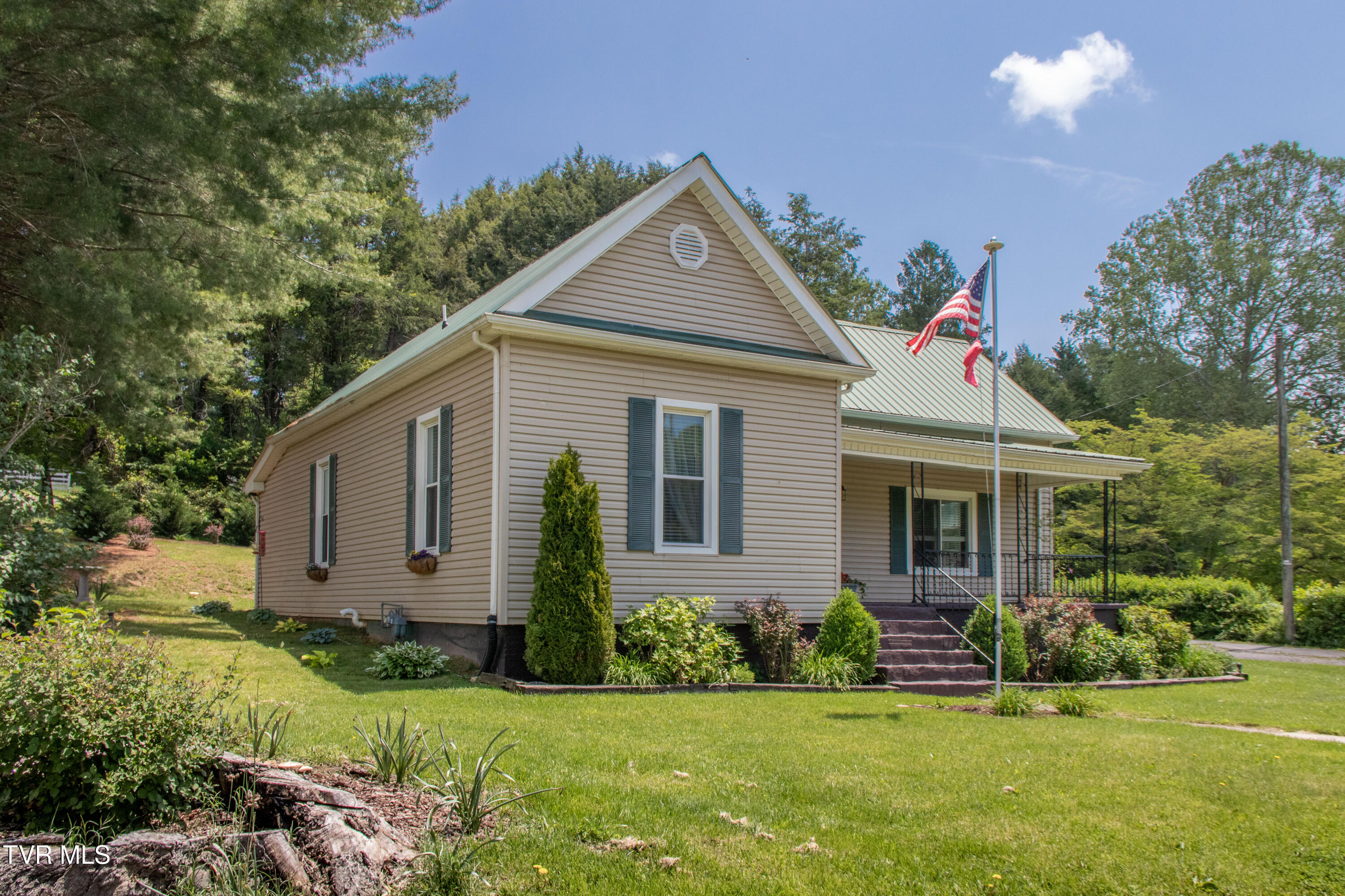 435 Sulpher Spring Road Chilhowie, VA 24319 - Photo 3 of 40 435 Sulpher Spring Road