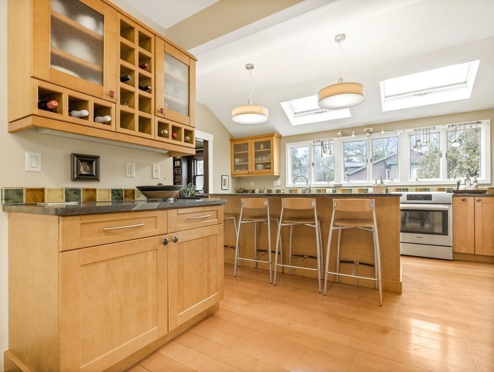 10 West Riding Street Wellesley, MA 02482 - Photo 4 of 21