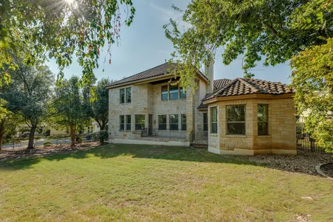 $1,095,000 | 2401 Hunters Green Court, Austin, TX 78732