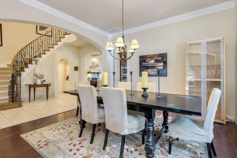 $1,095,000 | 2401 Hunters Green Court, Austin, TX 78732