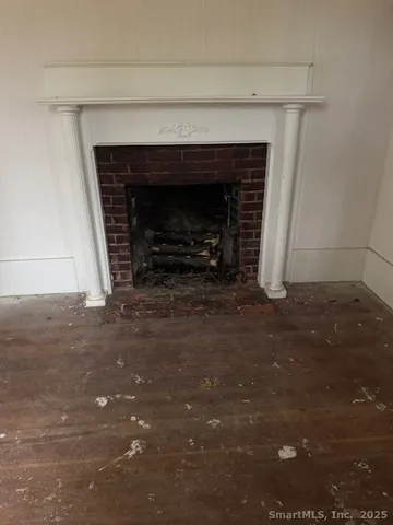 a view of a room with shelf