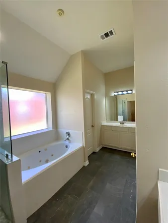 $2,550 | 8310 Diamond Way Court, Pearland, TX 77584