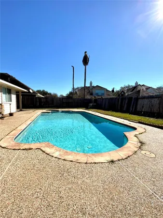$2,550 | 8310 Diamond Way Court, Pearland, TX 77584