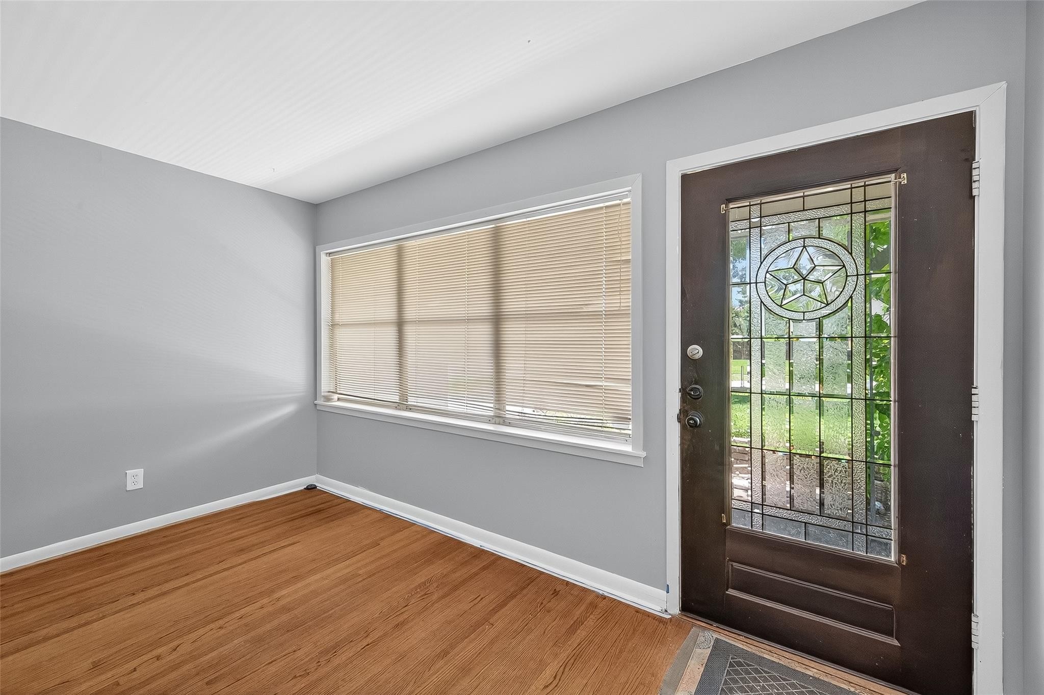 1509 Ronson Road Houston, TX 77055 - Photo 2 of 12