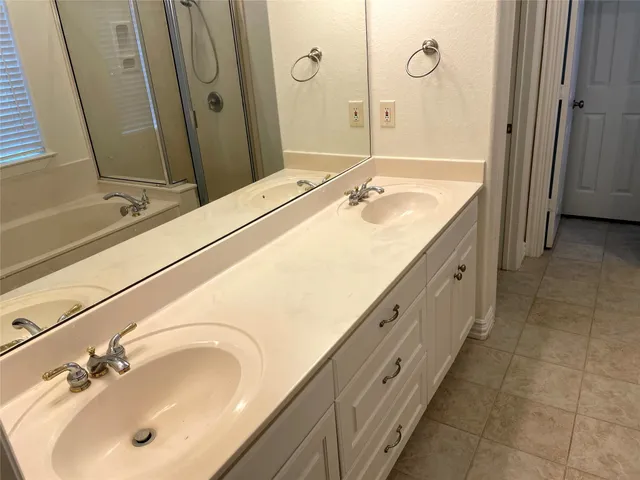 $2,005 | 13906 Fountainview Drive, Montgomery, TX 77356