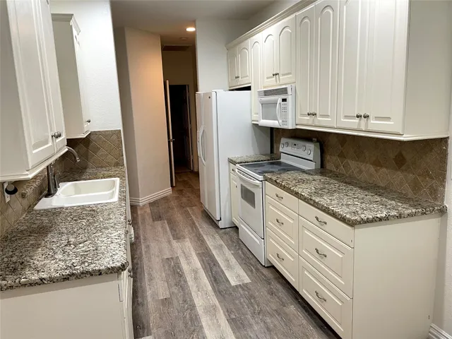 $2,005 | 13906 Fountainview Drive, Montgomery, TX 77356