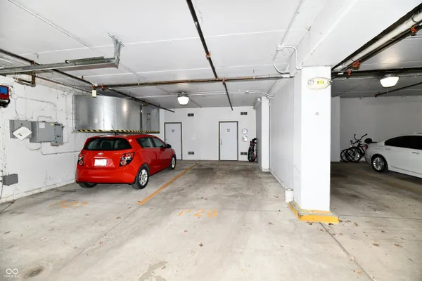 $355,000 | 20971 Shoreline Court, Unit 302, Noblesville, IN 46062