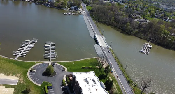 $355,000 | 20971 Shoreline Court, Unit 302, Noblesville, IN 46062