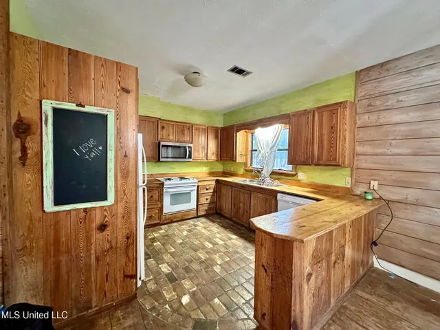 $314,500 | 442 Ratliff Ferry Road, Canton, MS 39046