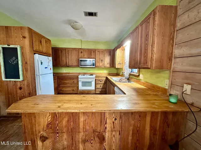 $314,500 | 442 Ratliff Ferry Road, Canton, MS 39046