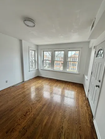 $1,700 | 4727 South Harding Avenue, Unit 2, Chicago, IL 60632