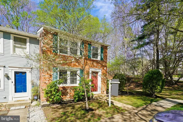 $575,000 | 8160 Curving Creek Court, Springfield, VA 22153