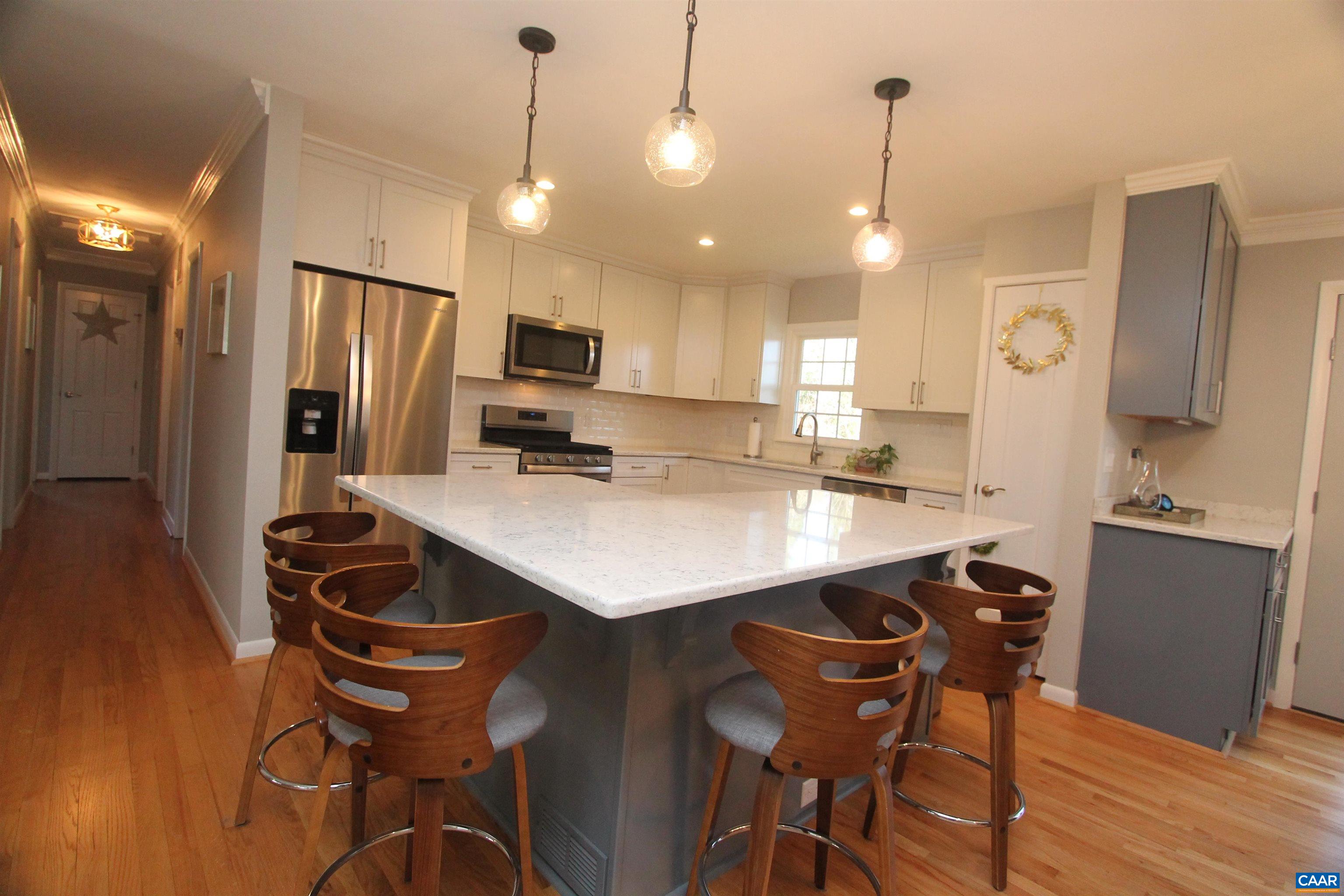 102 Chaucer Road Charlottesville, VA 22901 - Photo 5 of 32 Gallery Image 5