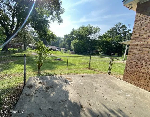 $129,000 | 305 Cottage Drive, Natchez, MS 39120