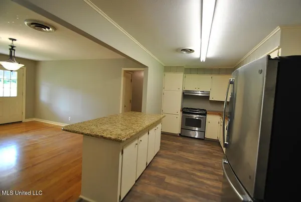 $129,000 | 305 Cottage Drive, Natchez, MS 39120