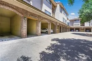 $2,200 | 806 West 24th Street, Unit 304, Austin, TX 78705