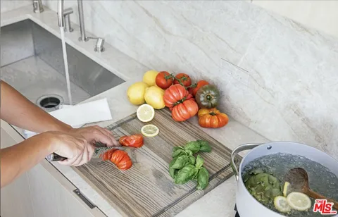 $5,550,000 | 9200 Wilshire Boulevard, Unit 306W, Beverly Hills, CA 90212