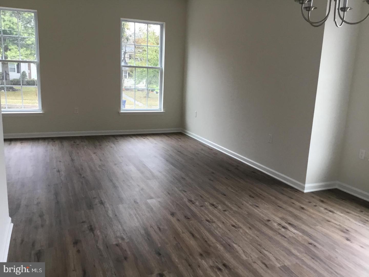 125 Roxboro Road Lawrence Township, NJ 08648 - Photo 3 of 18
