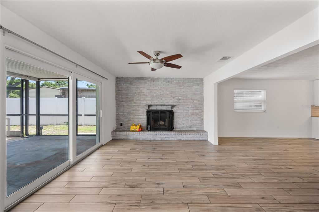 528 South Larry Circle Brandon, FL 33511 - Photo 18 of 38
