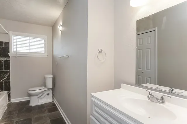 $1,960 | 2505 Texas Avenue, Dickinson, TX 77539