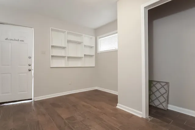 $1,960 | 2505 Texas Avenue, Dickinson, TX 77539