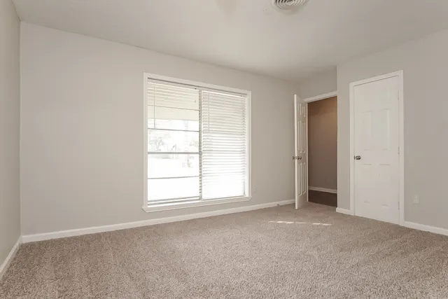 $1,960 | 2505 Texas Avenue, Dickinson, TX 77539