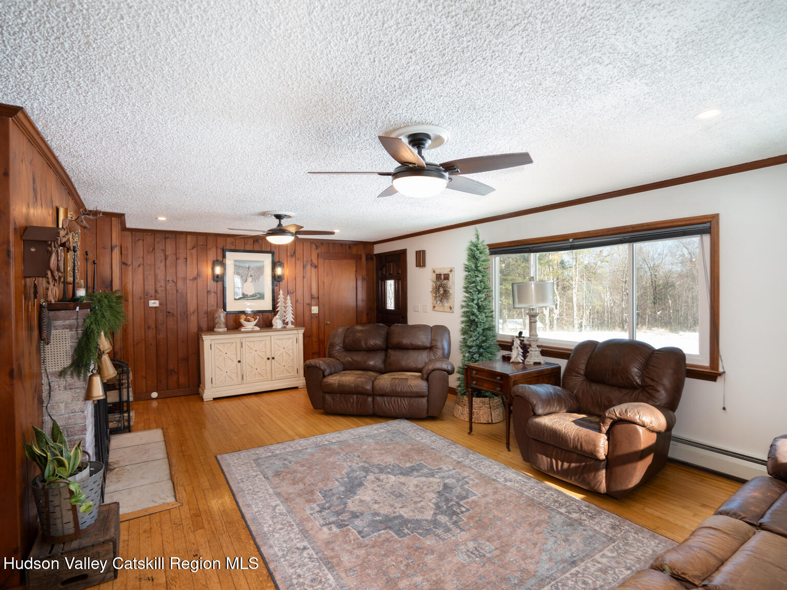 84 Hill Road East Nassau, NY 12062 - Photo 3 of 24 Living Room 1