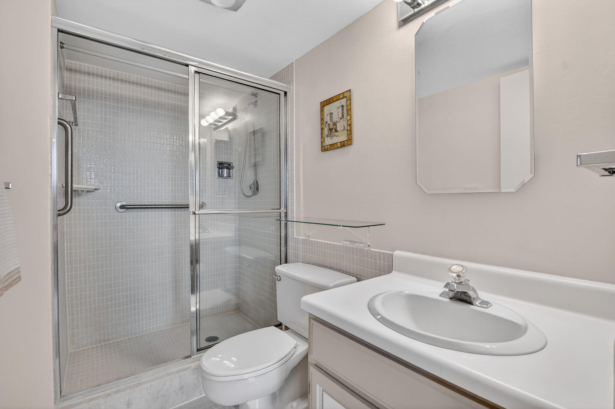 2121 North Ocean Boulevard, Unit 705W Boca Raton, FL 33431 - Photo 18 of 51 Second Bathroom
