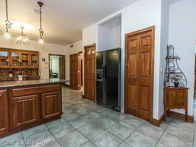 2111 Lone Tree Road Milford, MI 48380 - Photo 8 of 56 30_15.jpg