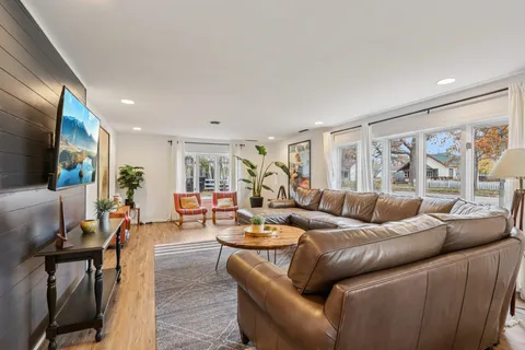 $385,000 | 812 Center Street, Lake Geneva, WI 53147