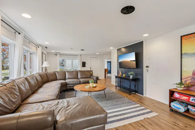 $385,000 | 812 Center Street, Lake Geneva, WI 53147