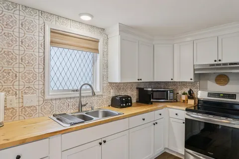 $385,000 | 812 Center Street, Lake Geneva, WI 53147