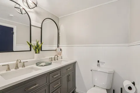 $385,000 | 812 Center Street, Lake Geneva, WI 53147