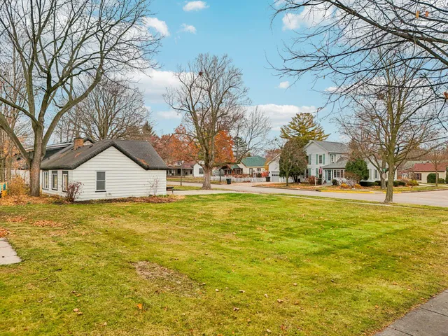 $385,000 | 812 Center Street, Lake Geneva, WI 53147