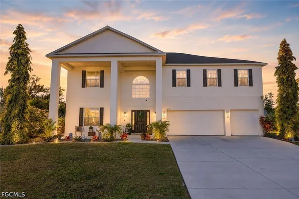 $684,900 | 812 Southwest 11th Court, Cape Coral, FL 33991
