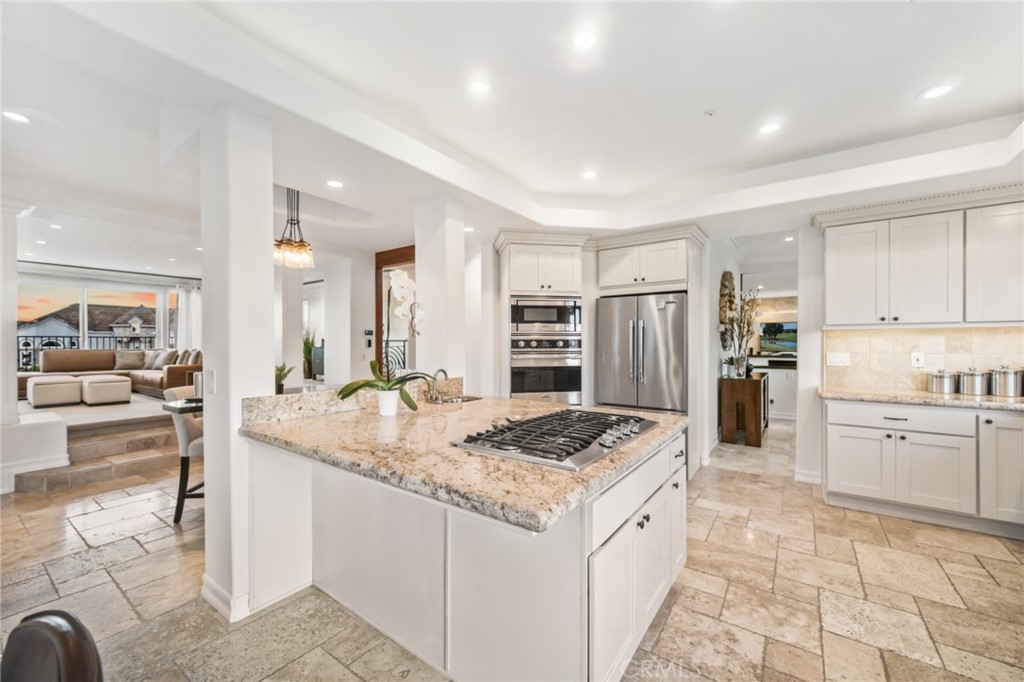 81 Marbella San Clemente, CA 92673 - Photo 23 of 65 Kitchen open to family room and breakfast nook