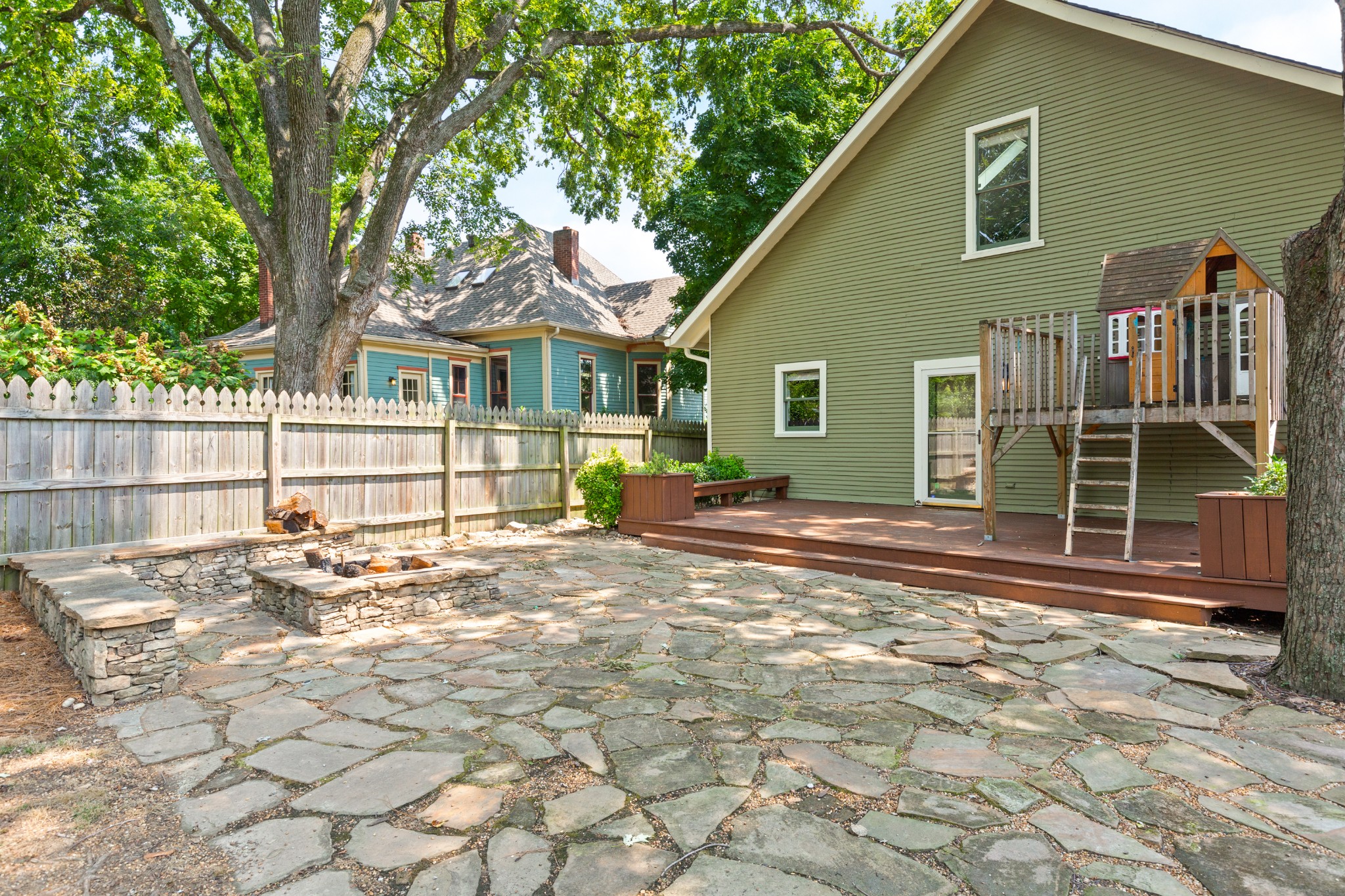 912 South Douglas Avenue Nashville, TN 37204 - Photo 31 of 34 a backyard of a house