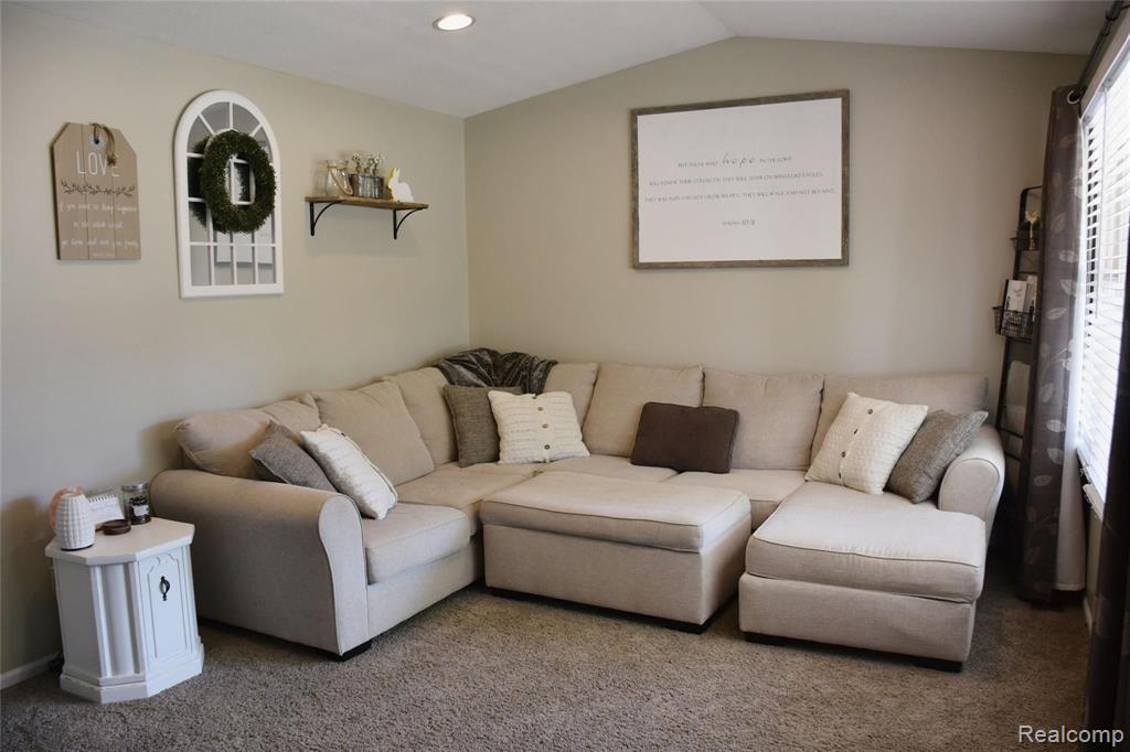 8378 Potter Road Flushing, MI 48433 - Photo 4 of 31