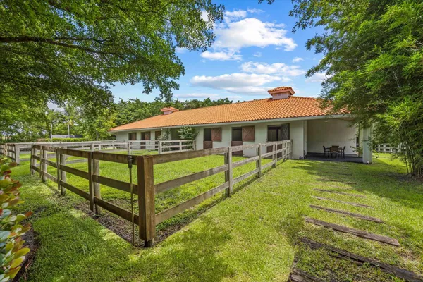 $180,000 | 2439 Appaloosa Trail, Wellington, FL 33414