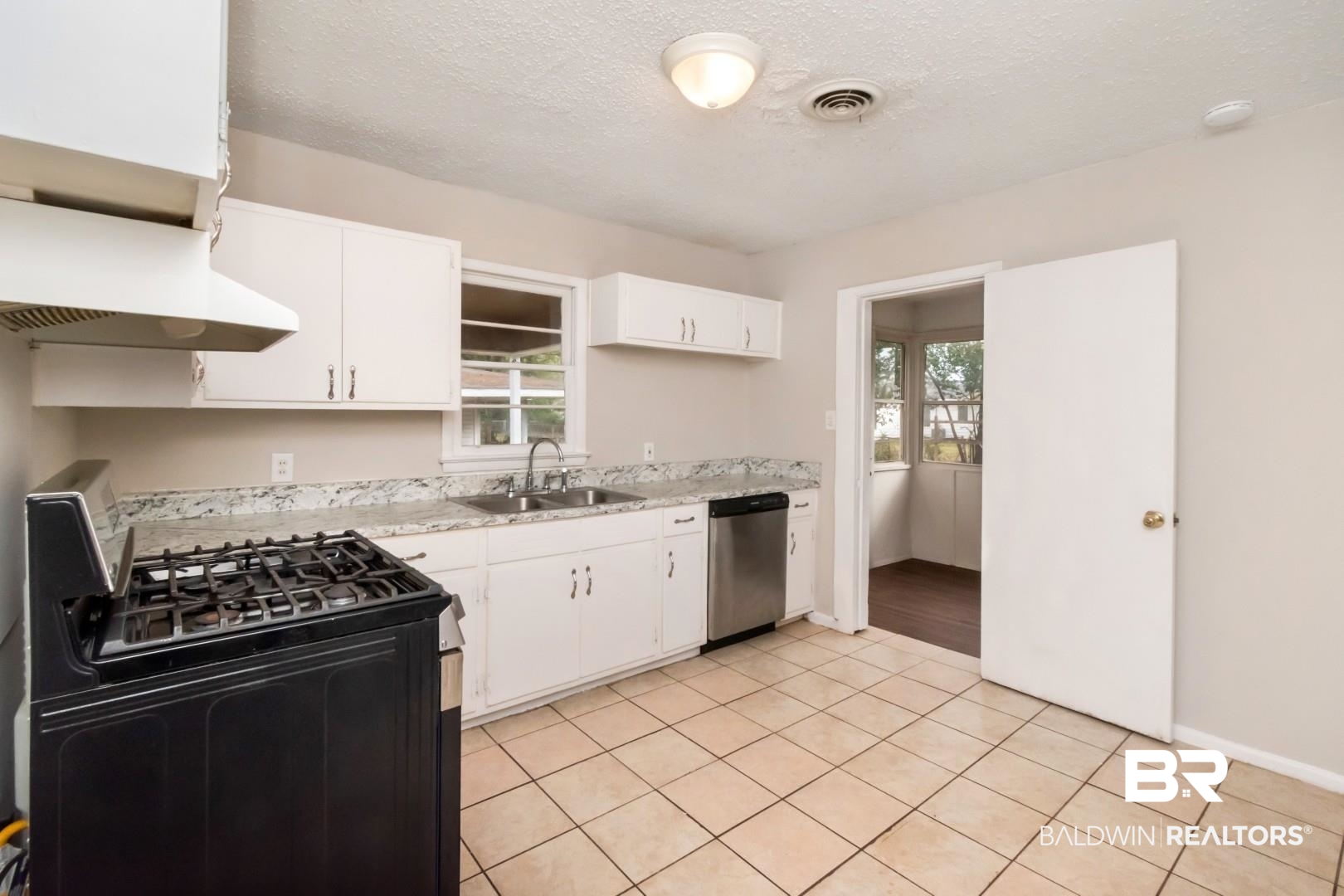 70 Picardy Street Mobile, AL 36607 - Photo 7 of 15