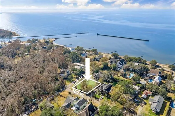 $300,000 | 138 Foy Street, Mandeville, LA 70448