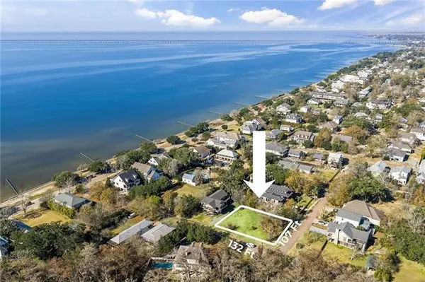 $300,000 | 138 Foy Street, Mandeville, LA 70448