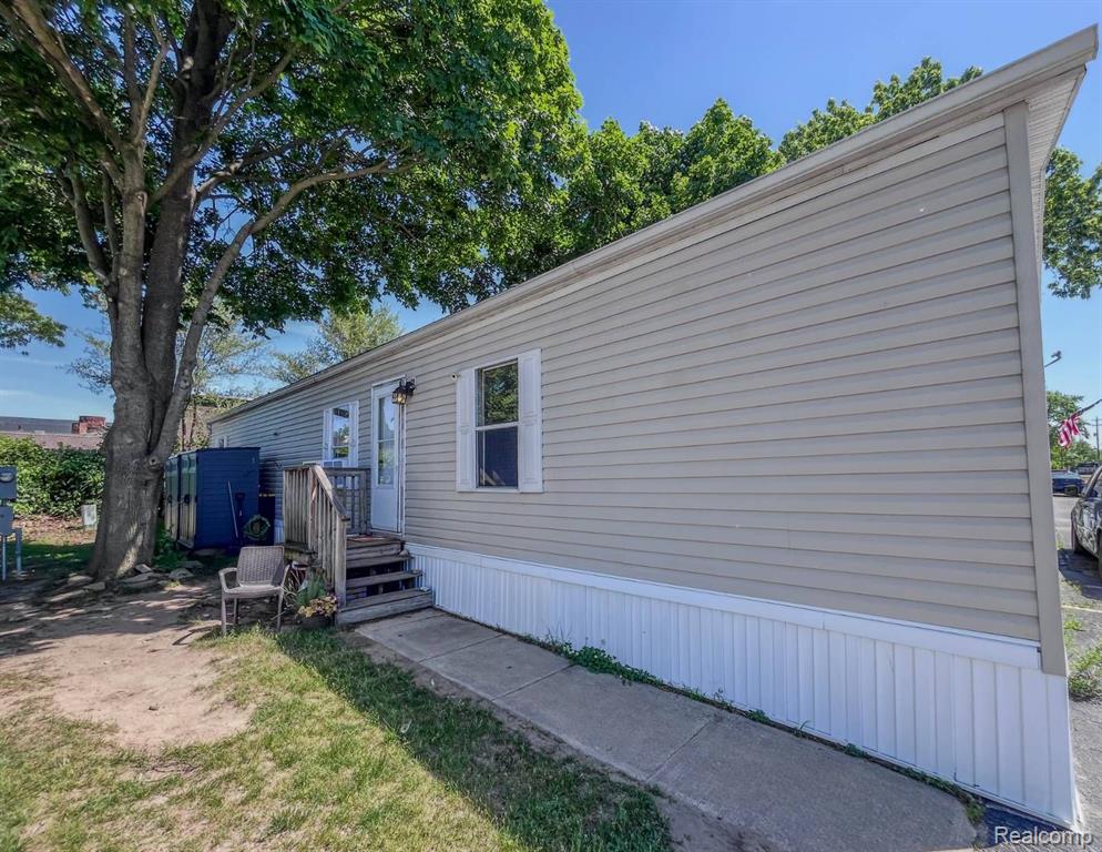 2240 Brooklyn Road Jackson, MI 49203 - Photo 1 of 33