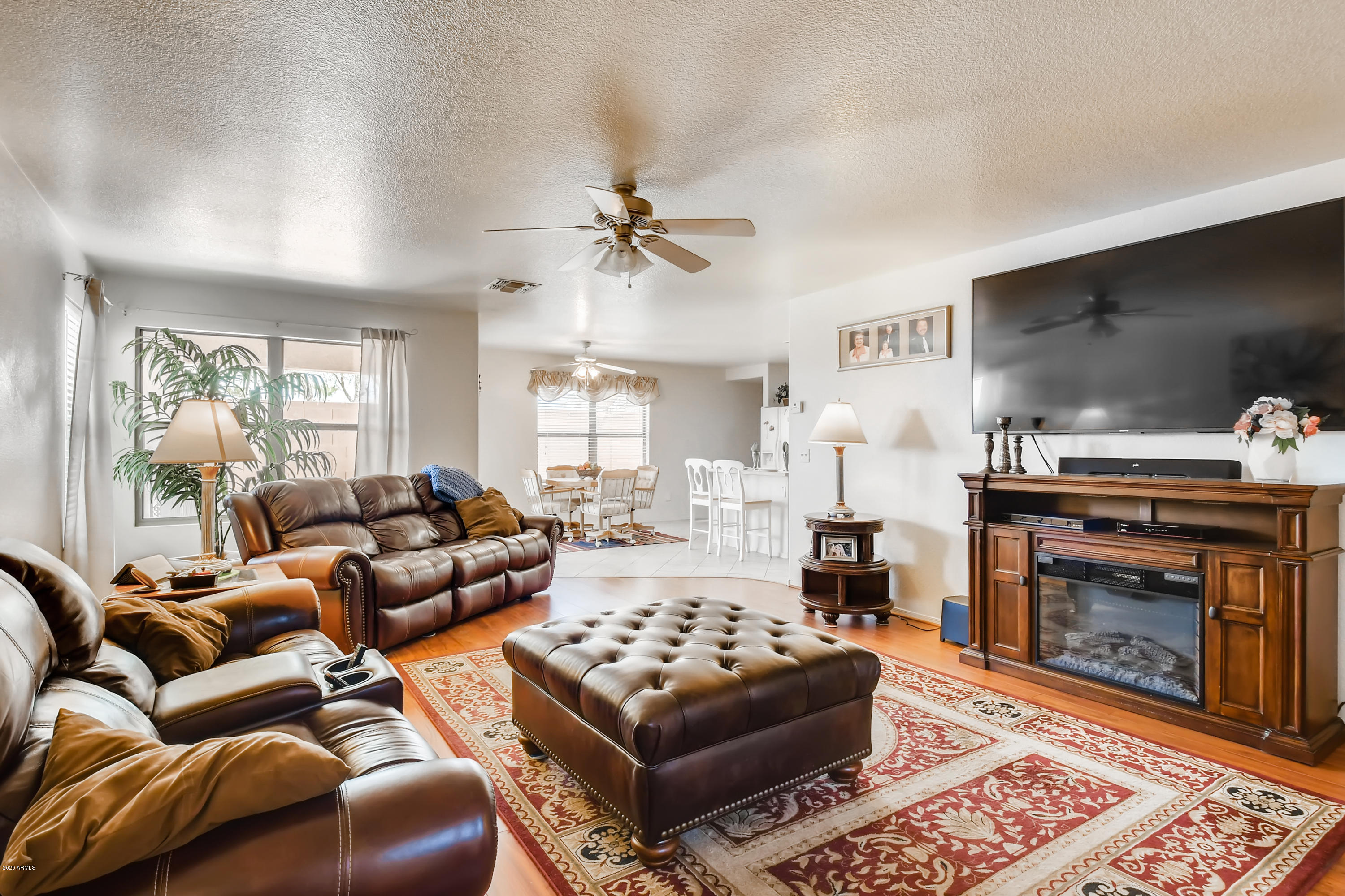 3243 South Conestoga Road Apache Junction, AZ 85119 - Photo 4 of 26 Spacious family room
