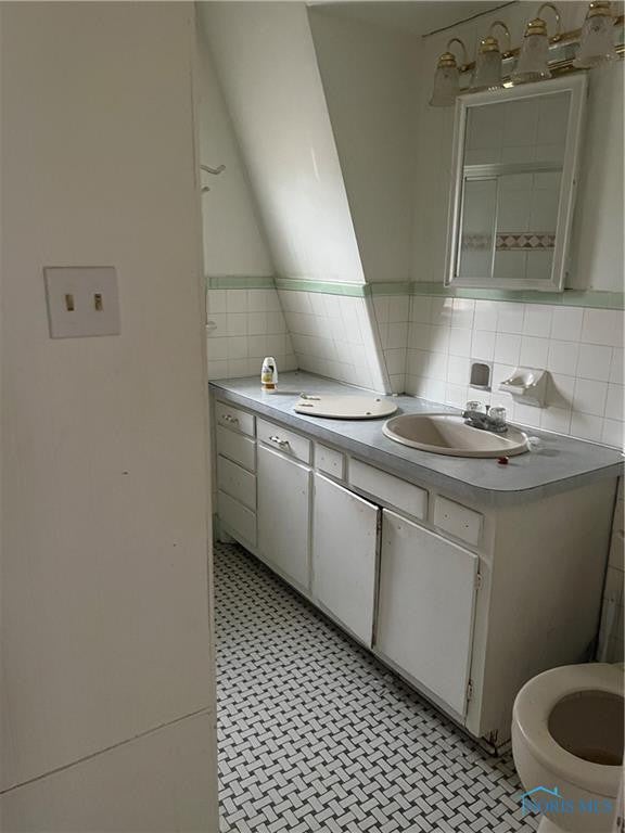 3906 Elmhurst Road Toledo, OH 43613 - Photo 4 of 12 Gallery Image 4