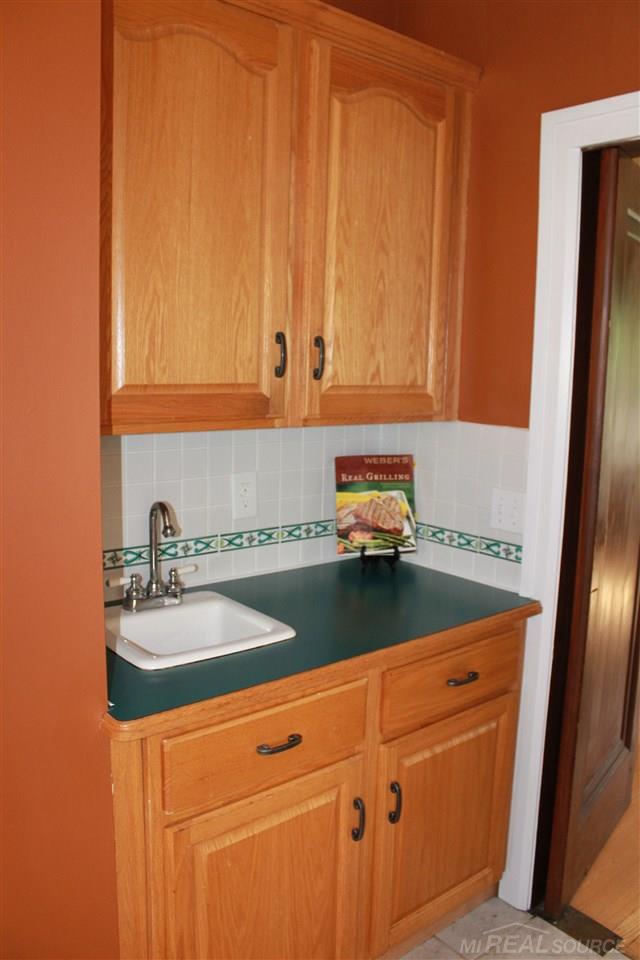 1242 Devonshire Road Grosse Pointe Park, MI 48230 - Photo 23 of 70