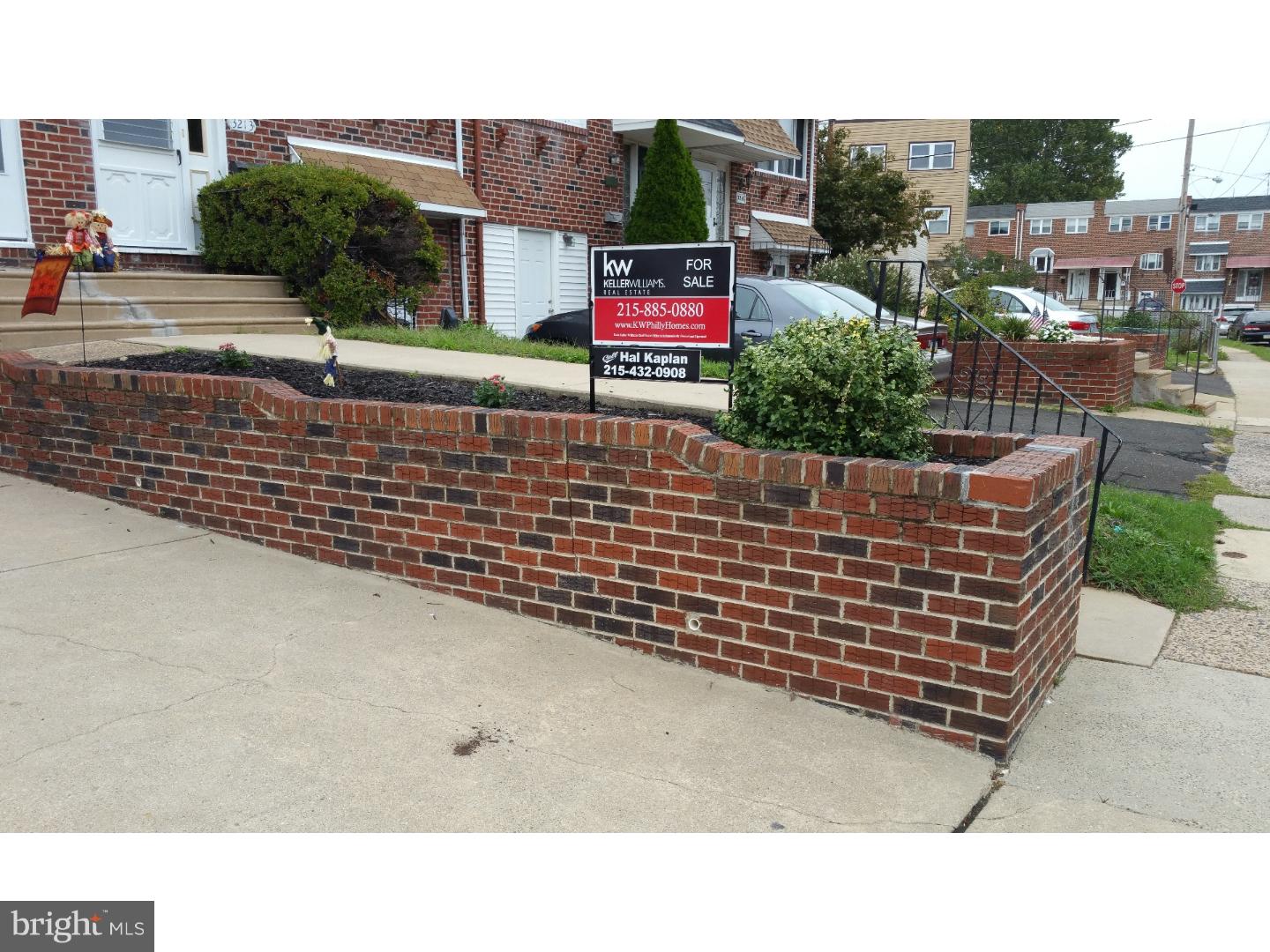 3211 Holly Road Philadelphia, PA 19154 - Photo 2 of 19 Exterior Front