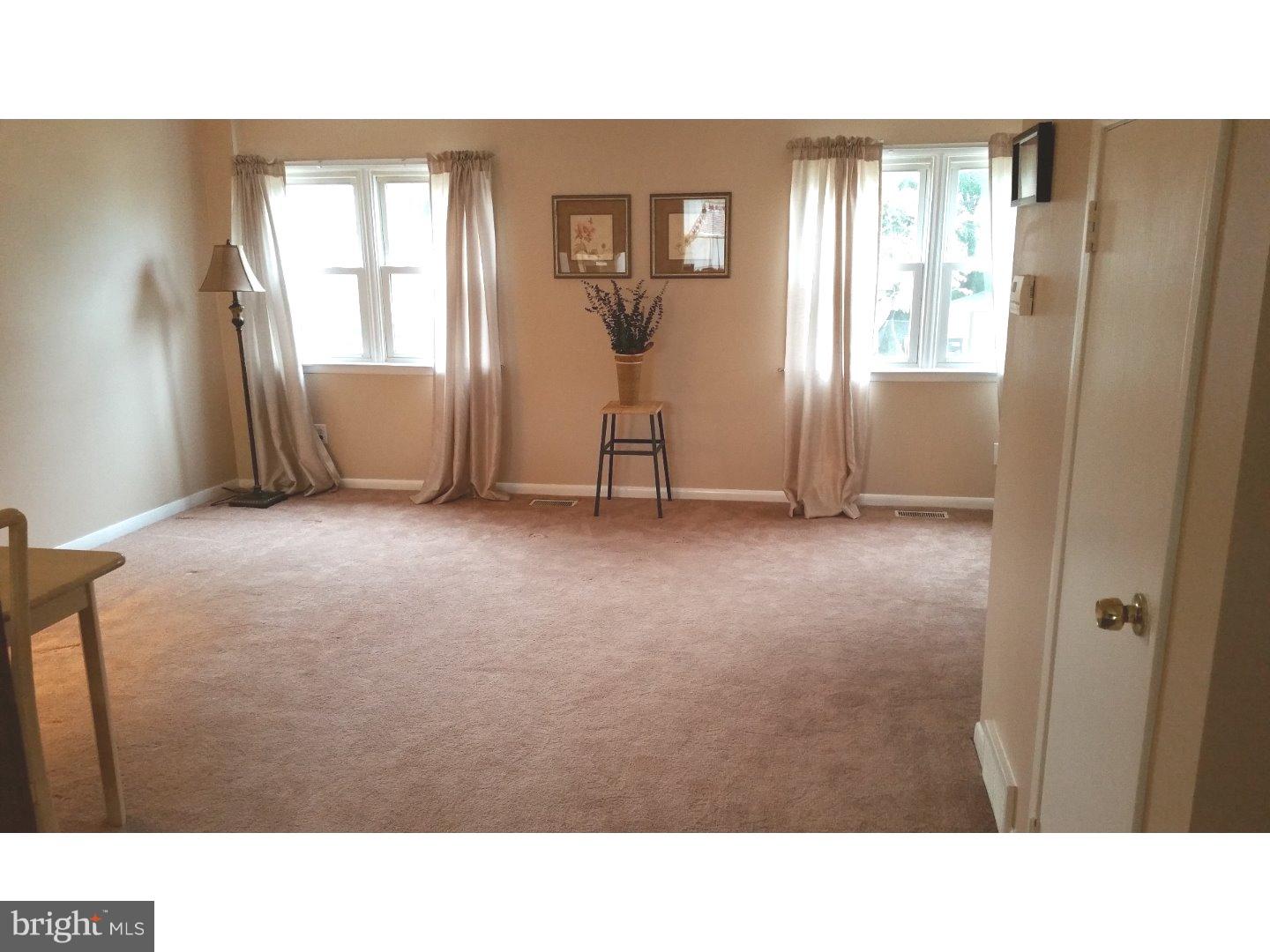 3211 Holly Road Philadelphia, PA 19154 - Photo 6 of 19 Great Room