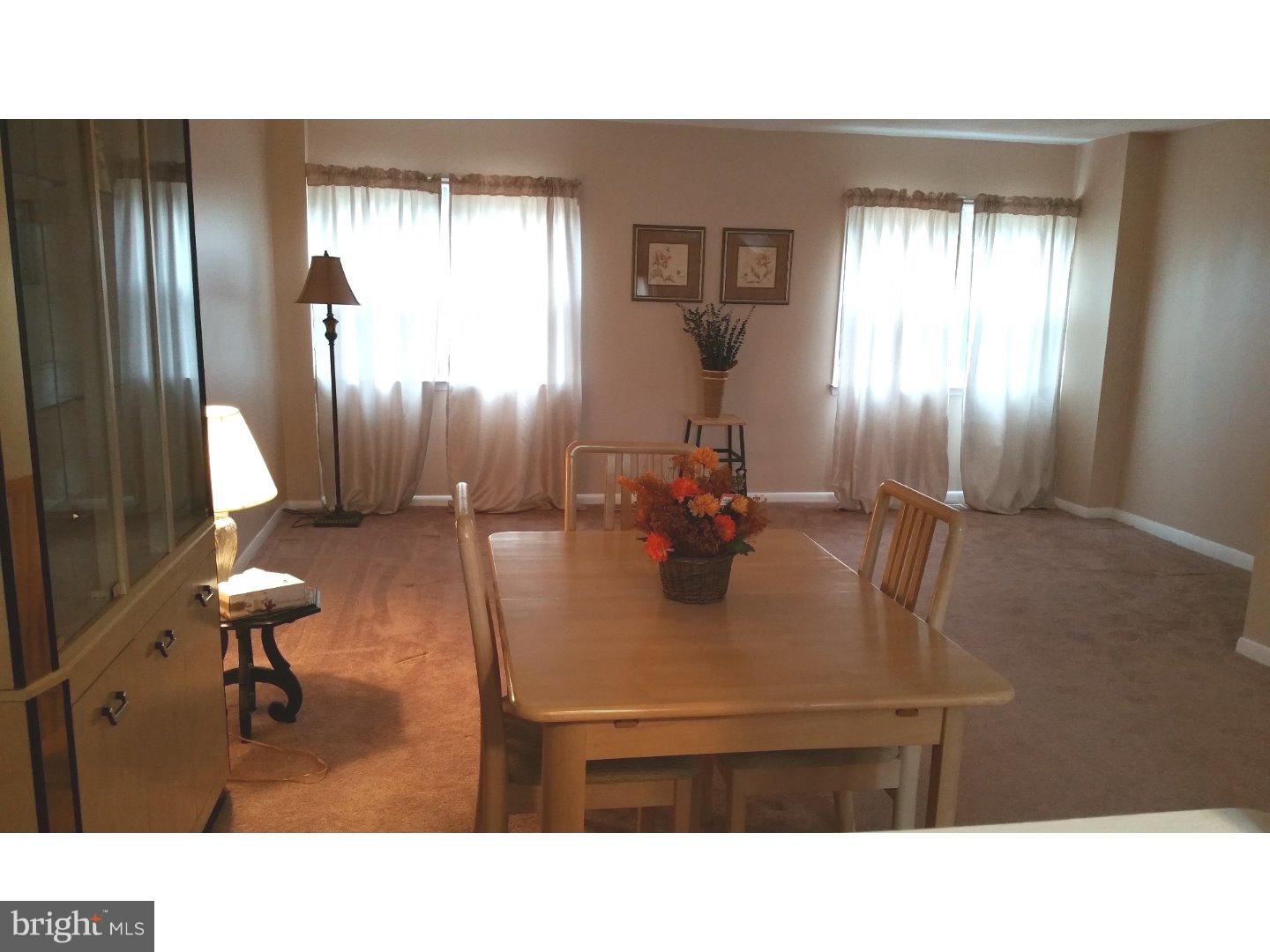 3211 Holly Road Philadelphia, PA 19154 - Photo 7 of 19 Great Room